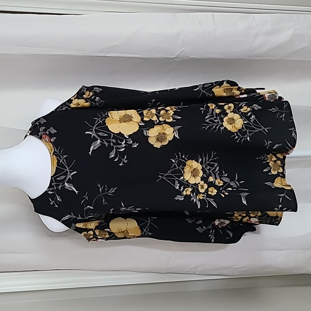 143 Story Blouse Floral Print Cold Shoulder Size S